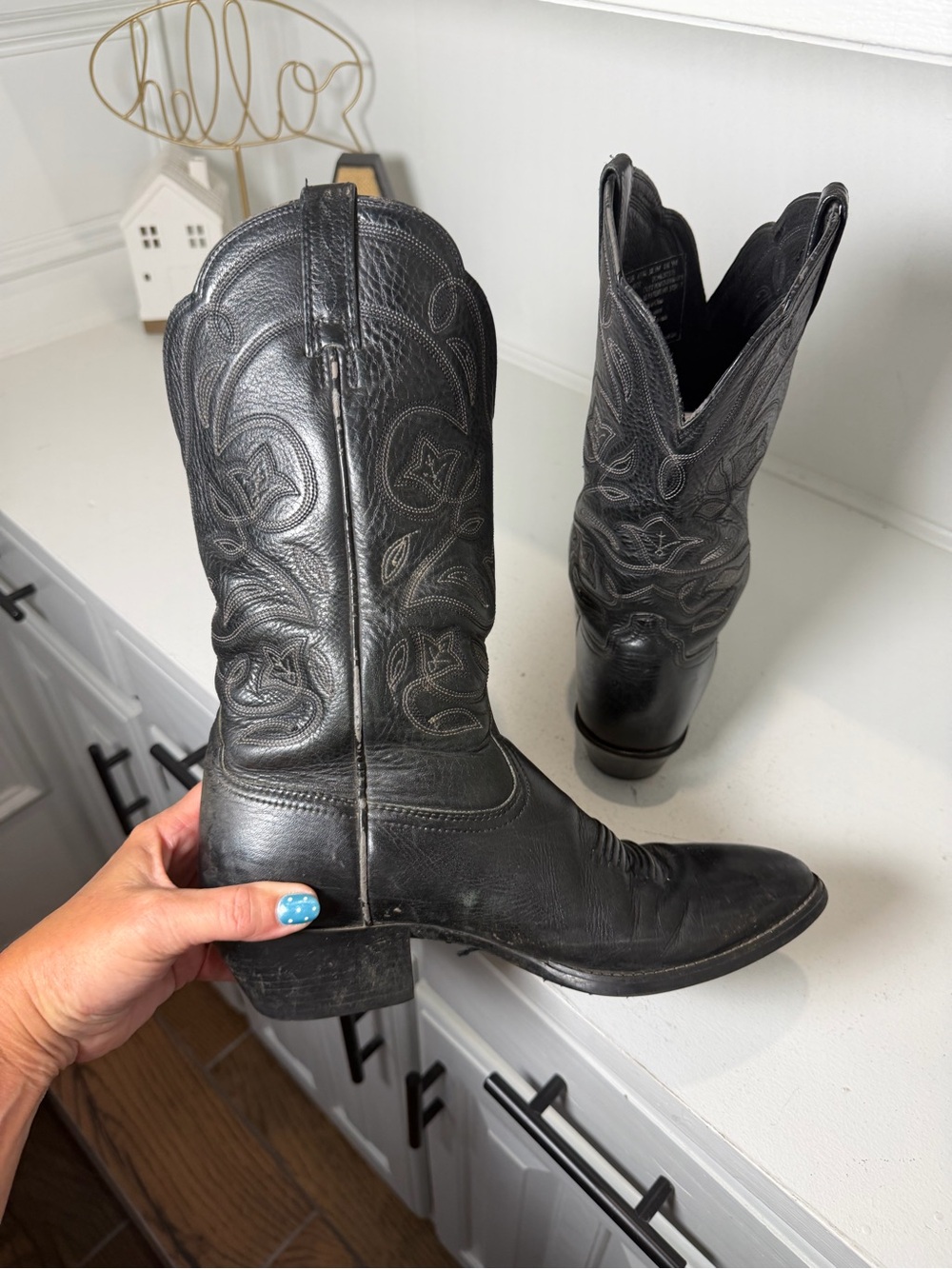 Ariat Women’s 7.5B Black Leather Western Cowboy Boots Embroidered - Picture 8 of 10